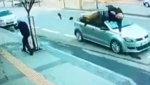 Düşürdüğü kağıt felaketi oldu!
