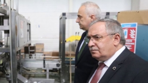 Vali Nayir, Geyve'deki su fabrikasını ziyaret etti