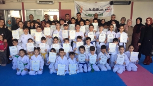 Geyve'de 41 karateci kuşakta terfi oldu