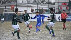 Sakaryaspor, liderden puan kaptı