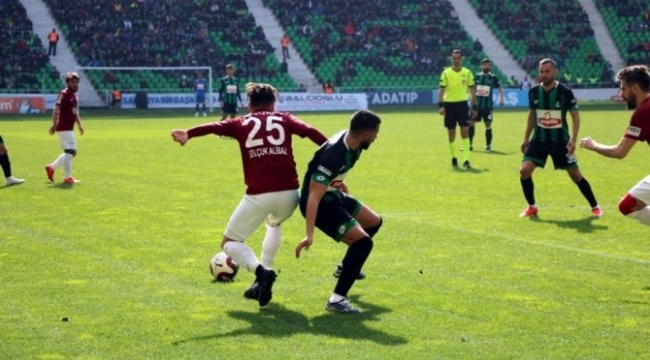 Sakaryaspor son dakikada lideri devirdi: 1-0