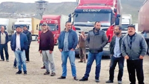 300 Türk şoför İran'da mahsur kaldı