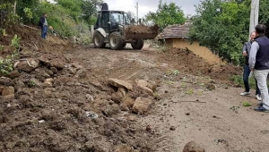 Karacaören'de köy içi yolları genişletildi