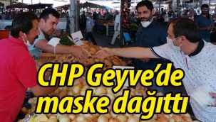 CHP Geyve'de maske dağıttı