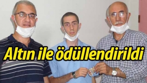 Üniversiteyi kazanan, altın ile ödüllendirildi