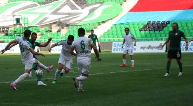 Sakaryaspor sahasında kan kaybetti: 2-2