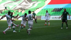 Sakaryaspor sahasında kan kaybetti: 2-2