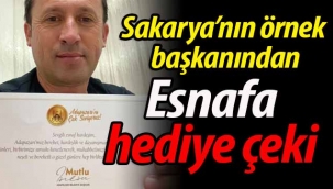 Sakarya'nın örnek başkanından esnafa hediye çeki!