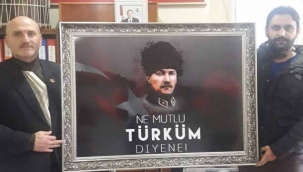 Gürkan Kar'dan Tahsin Kolat'a anlamlı hediye