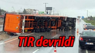 Pamukova Turgutlu'da TIR devrildi!