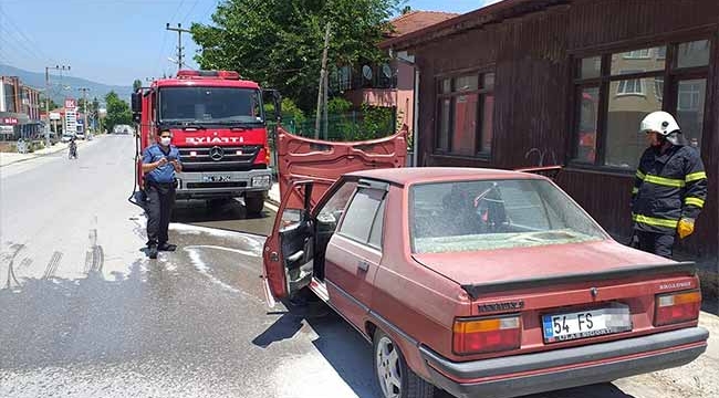 Geyve'de alev alan otomobil söndürüldü