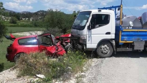 Kafa kafaya çarpıştılar: 1 yaralı