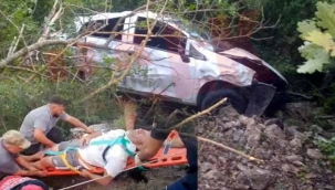 Otomobil uçuruma yuvarlandı! 1'i çocuk 3 yaralı