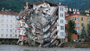 Kastamonu'da sel! Binalar çöktü, dört kişi öldü