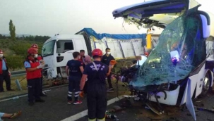 Manisa'da katliam gibi kaza! 9 ölü, 30 yaralı