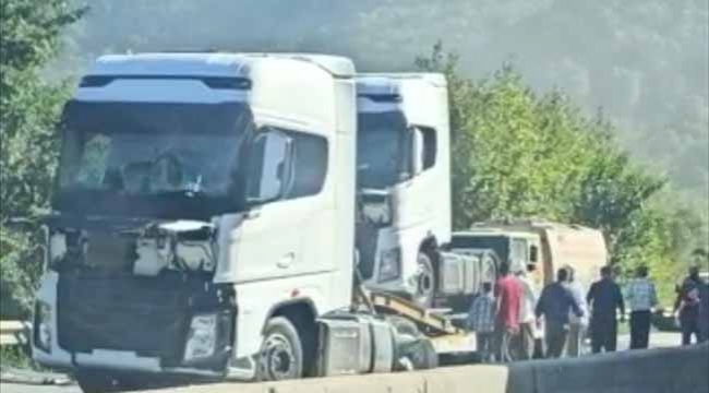 Geyve Boğazı'nda TIR kaza yaptı: 1 yaralı