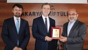 Doktor unvanını aldılar