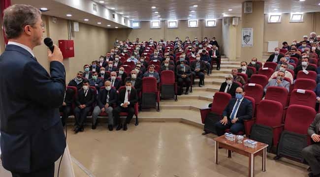 Geyve'de 'Camiler ve Din Görevlilerine Vefa' semineri