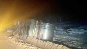 Tanker devrildi, 10 ton süt yola döküldü