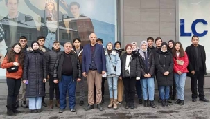 Başarılı öğrenciler sinemaya götürüldü