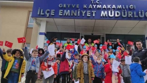 Geyveli minikler Polis Haftası'nı kutladı