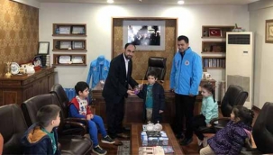 Geyveli miniklerden anlamlı bağış