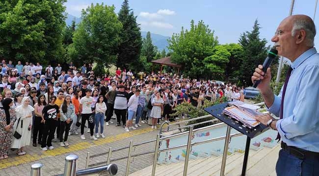 Geyve Anadolu Lisesi'nde karne töreni