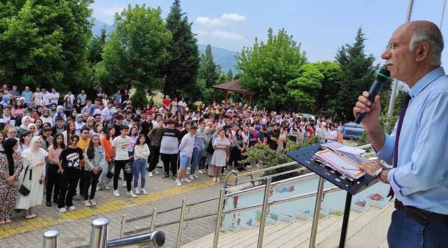  Geyve Anadolu Lisesi'nde karne töreni