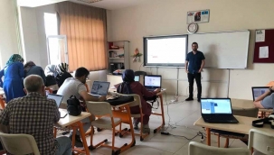 Geyve'de öğretmenlere robotik kursu verildi