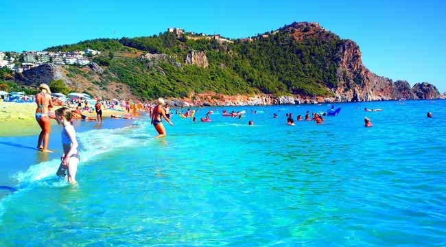 İngilizler tatil için 2 maaş, Türkler 12 maaş harcıyor