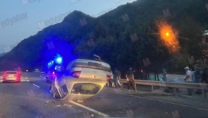 Geyve'de otomobil takla attı! 1 yaralı