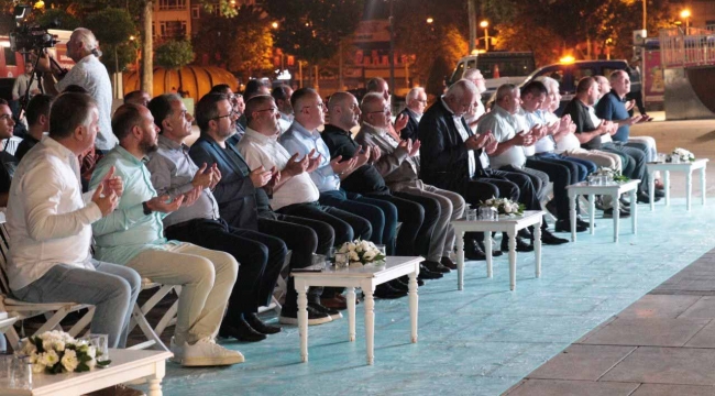Marmara Depremi'nde hayatını kaybedenler Sakarya'da anıldı
