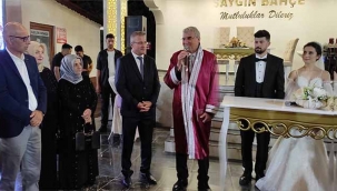 Pınar ve Uğur Çakır dünya evine girdi