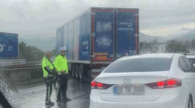 Aşağı Kirazca'da TIR kazası