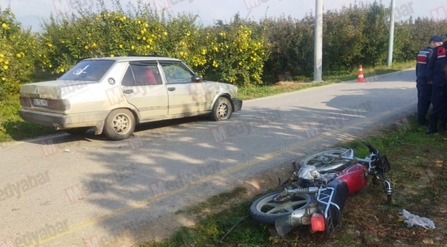 Geyve'de otomobil, motosikletliye çarptı: 1 yaralı