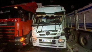 Geyve Şerefiye'de zincirleme kaza! 1 yaralı