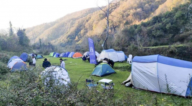 Doğançay'ın güzelliklerini kamp yaparak keşfettiler