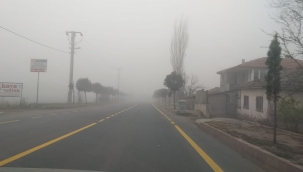 Geyve yoğun sis ile uyandı