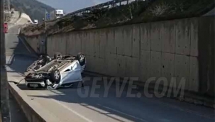 Geyve Alifuatpaşa'da otomobil takla attı