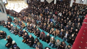 Geyve'de depremzedelere dua edildi