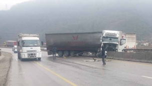 Geyve Devebağırtan'da yine TIR kazası