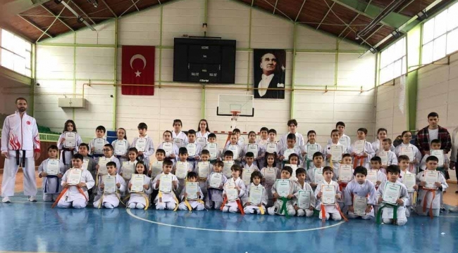 Geyve Karate'de kuşak sınavı yapıldı