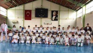 Geyve Karate'de kuşak sınavı yapıldı