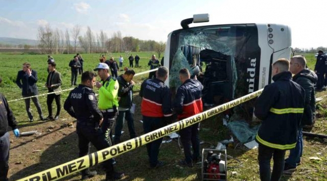 Eskişehir'de feci kaza: 3 ölü, 31 yaralı