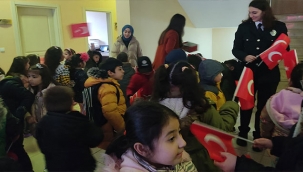 Minik öğrencilerden Polislere ziyaret