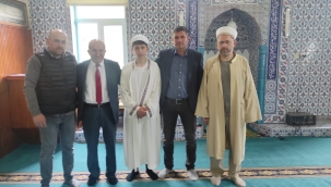  Geyve'de gençler 19 Mayıs'ta Cuma Namazı kıldırdı