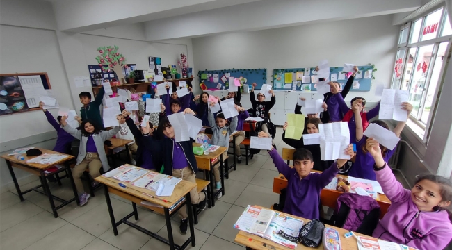 Şehit Atanur Bulut okulu öğrencileri İngilizce mektuplaşıyor