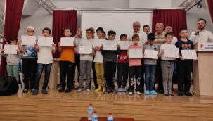 Diriliş Kuran Kursu'nda mezuniyet gecesi