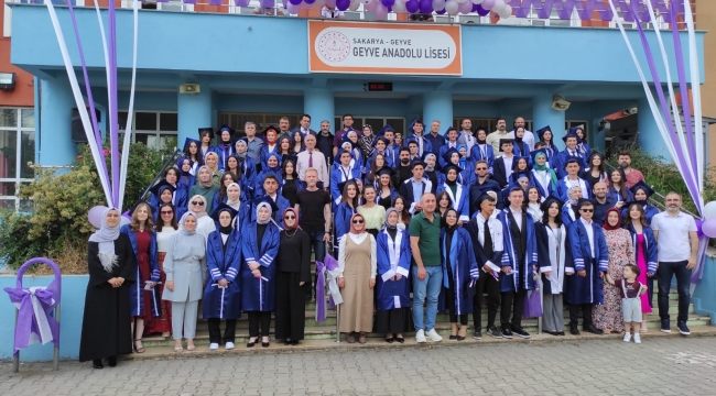 Geyve Anadolu Lisesi'nde mezuniyet töreni