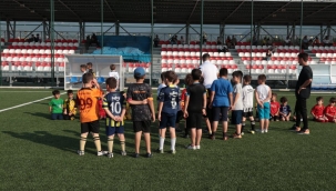 Haydi çocuklar Geyvespor futbol kursuna!
